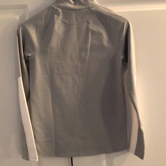 Boys gray and white long sleeve shirt - Picture 5 of 7